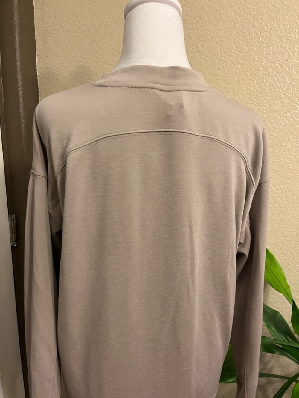 Sage Women's Taupe Crewneck Sweater Size XS - Picture 4 of 9